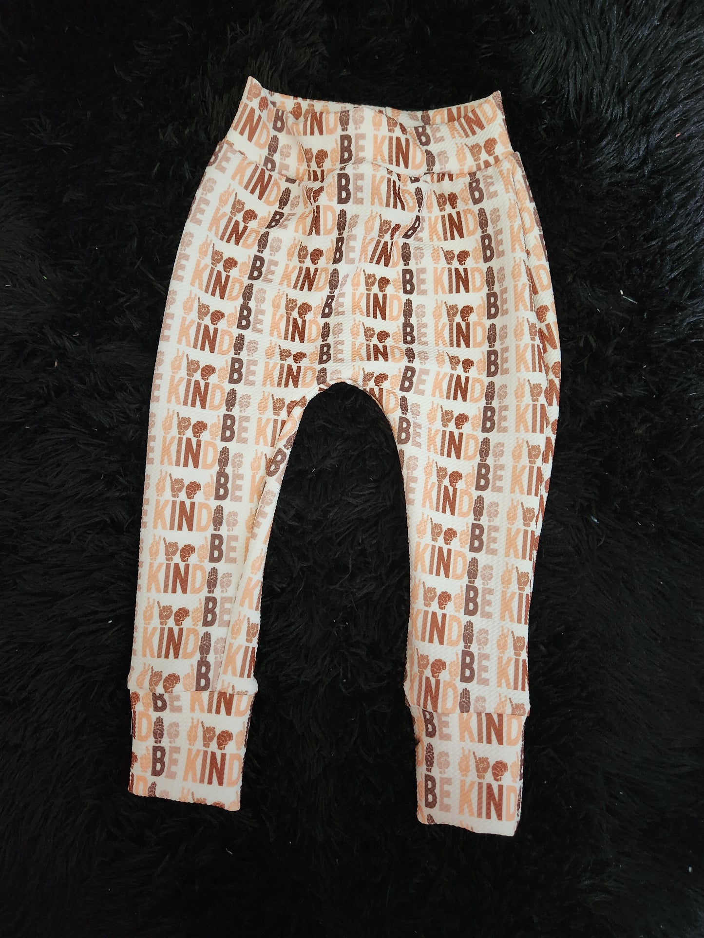 Be Kind Joggers 2/3t RTS