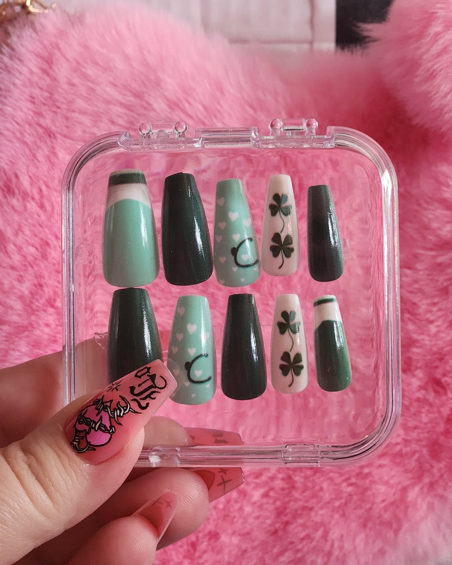 Clovers St. Patrick's Med Nails