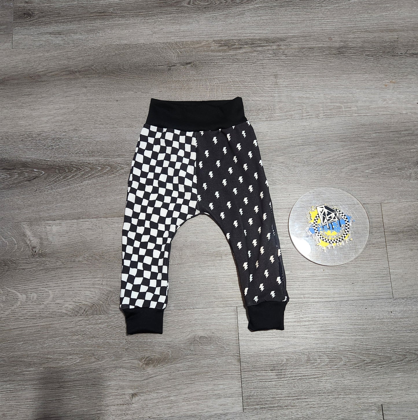 Wavy Checker Monochrome Handmade