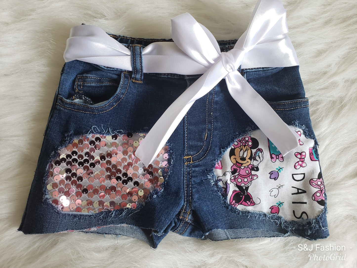 Girls Minnie Distressed Shorts