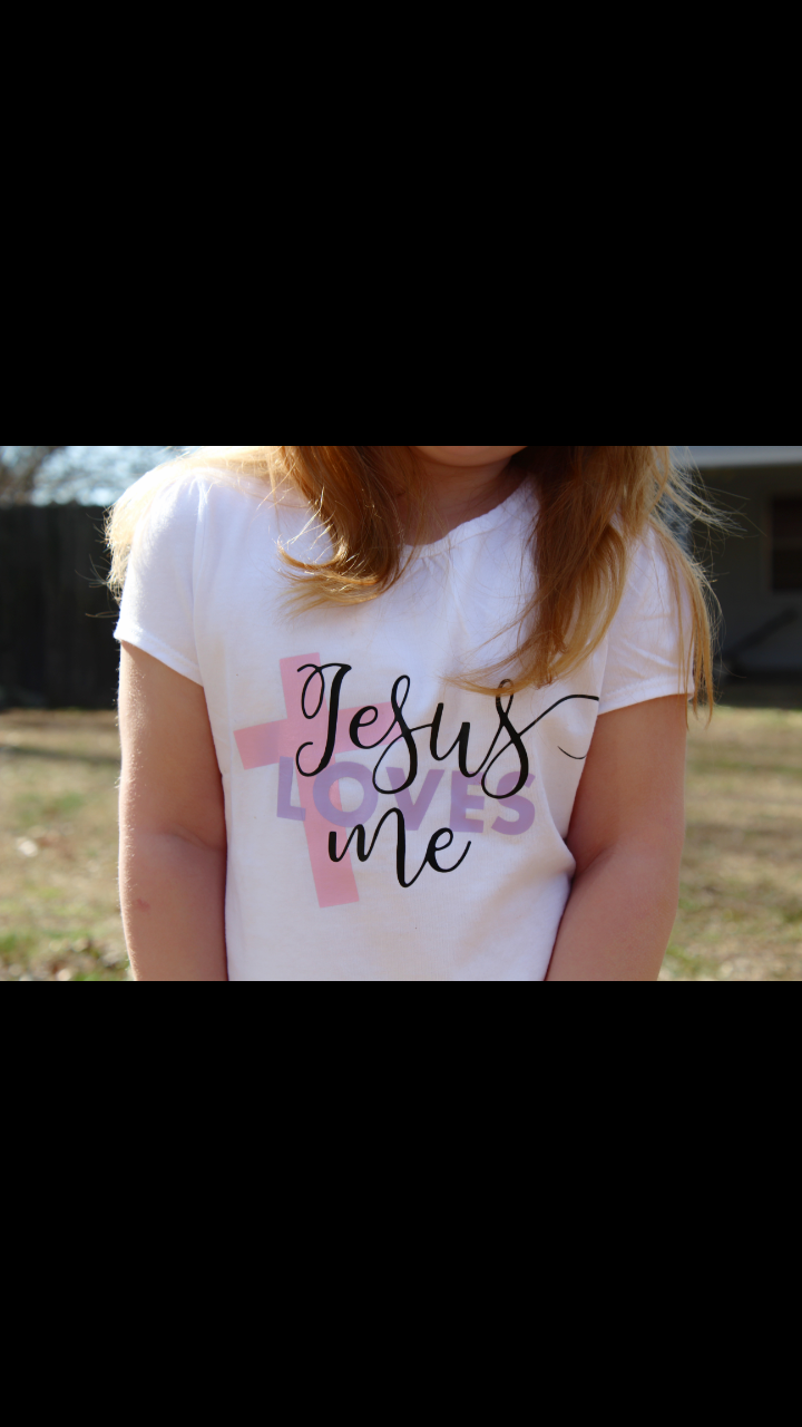 Jesus loves me Girls Shirt