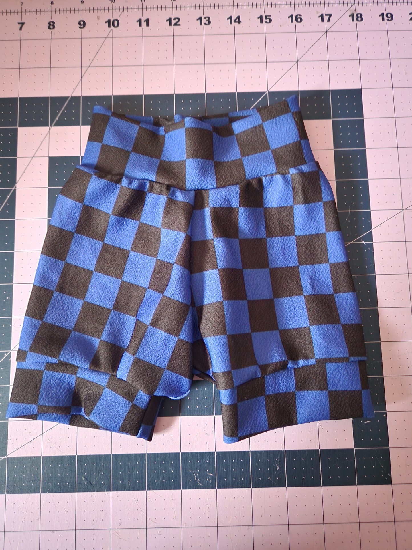 Lounge Shorts size 18/24m RTS