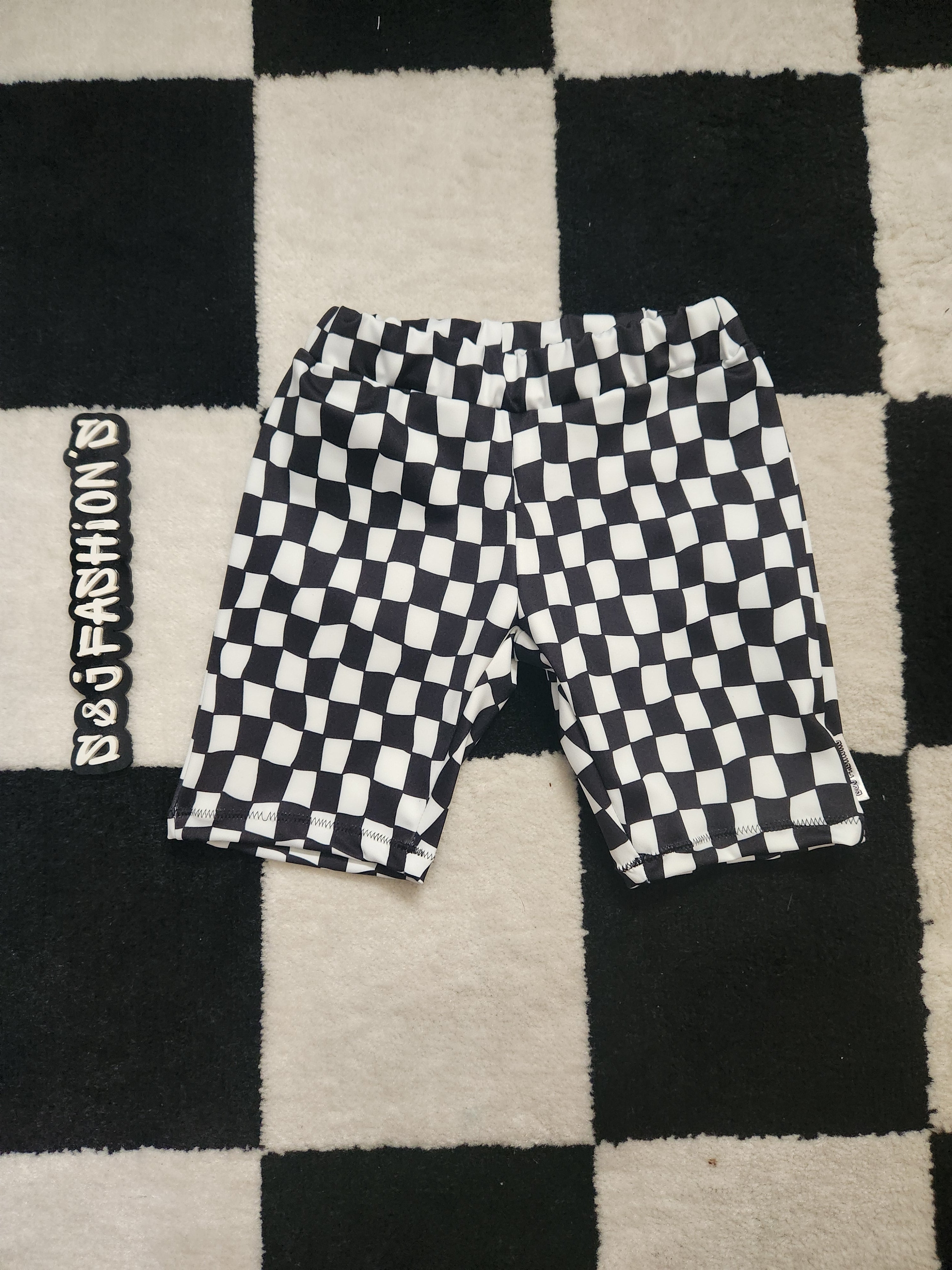 Wavy Checker Monochrome Handmade