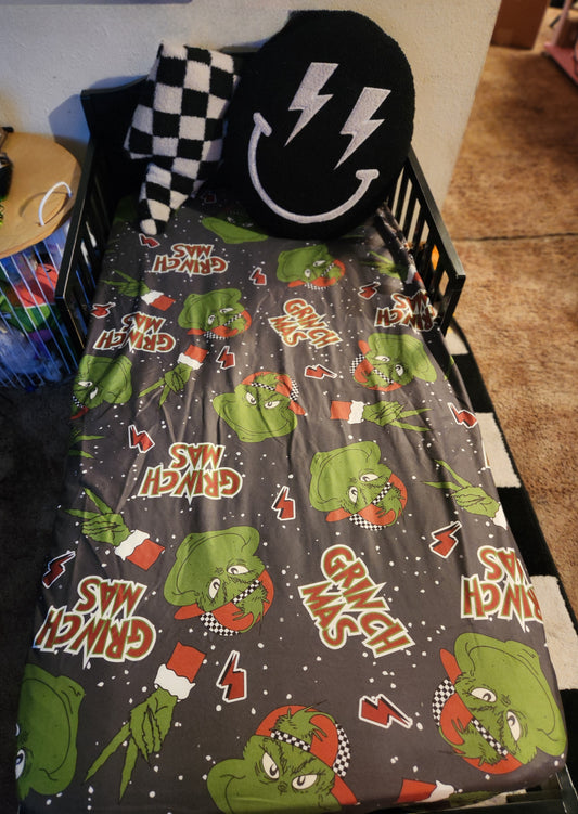 Grinch Crib Sheet