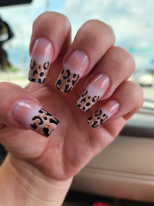 Leopard Med Nails