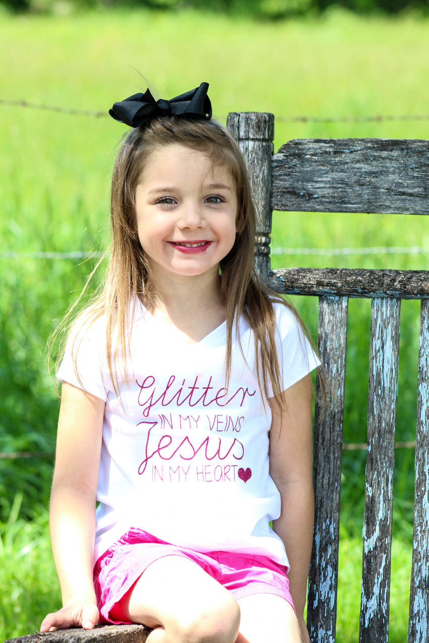 Glitter in my veins Jesus in my heart Girls Shirt